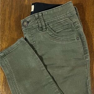 Women's Democracy Size 4 Ab technology Skinny Green Ankle Pant